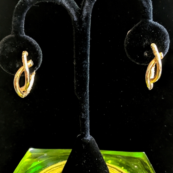 Lot 5 pairs VTG Clip earrings - Picture 6 of 7